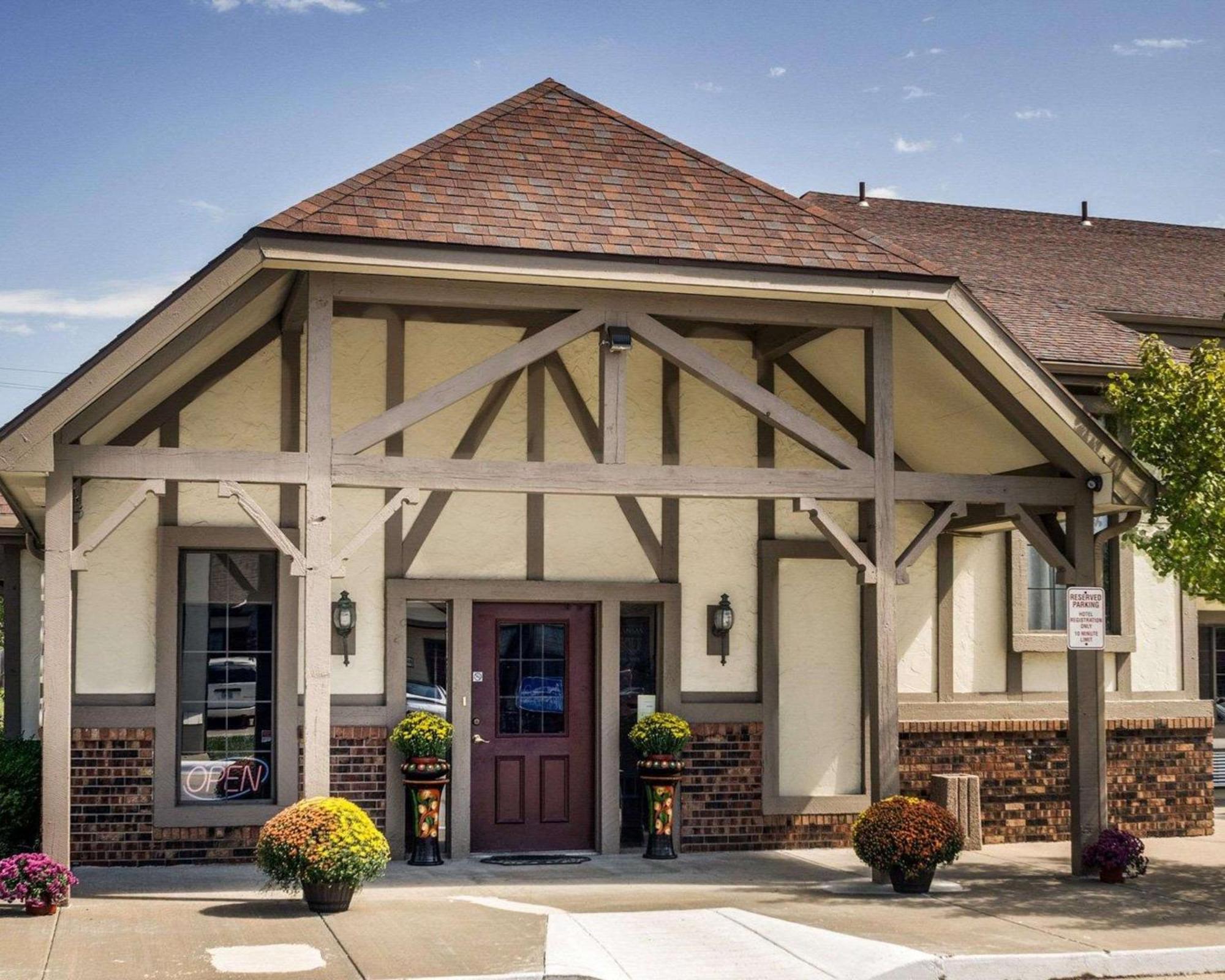 Econo Lodge University Lawrence Exterior photo