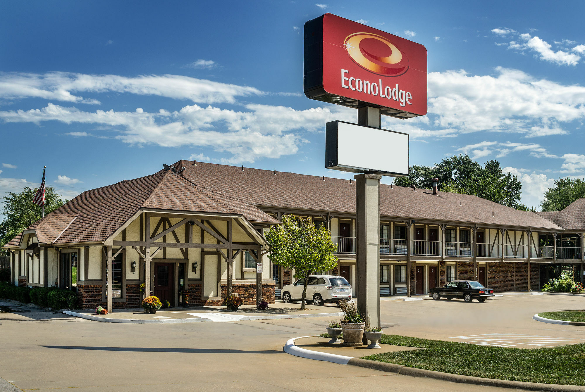 Econo Lodge University Lawrence Exterior photo